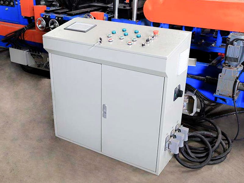 CZ100-300型全自動母屋ロール成形機